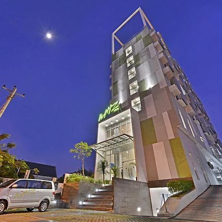 Whiz Hotel Pemuda Семаранг Екстер'єр фото